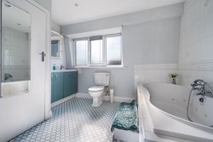 Photo 40- click for photo gallery